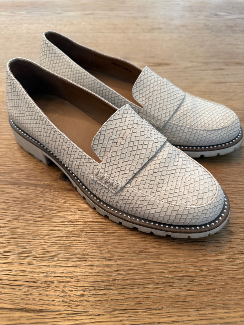 DV by Dolce Vita Cream Textured Carlita Penny Loafers, size 9.5 women’s